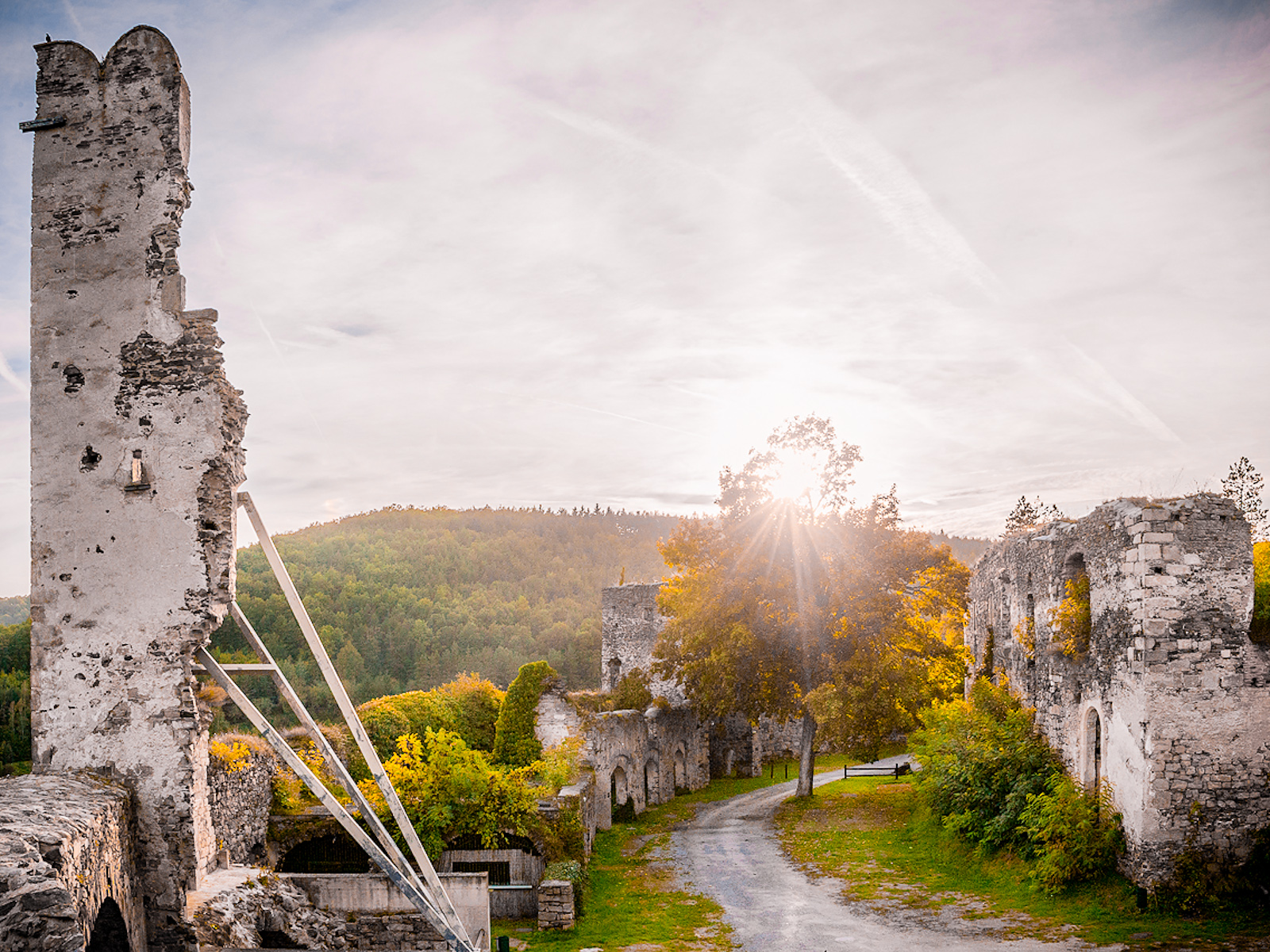 Die Babenberger Burgruine Gars/Thunau wurde im 11. Jahrhundert erbaut und ist eine der ältesten Burganlagen Österreichs. (Foto: Reinhard Podolsky)